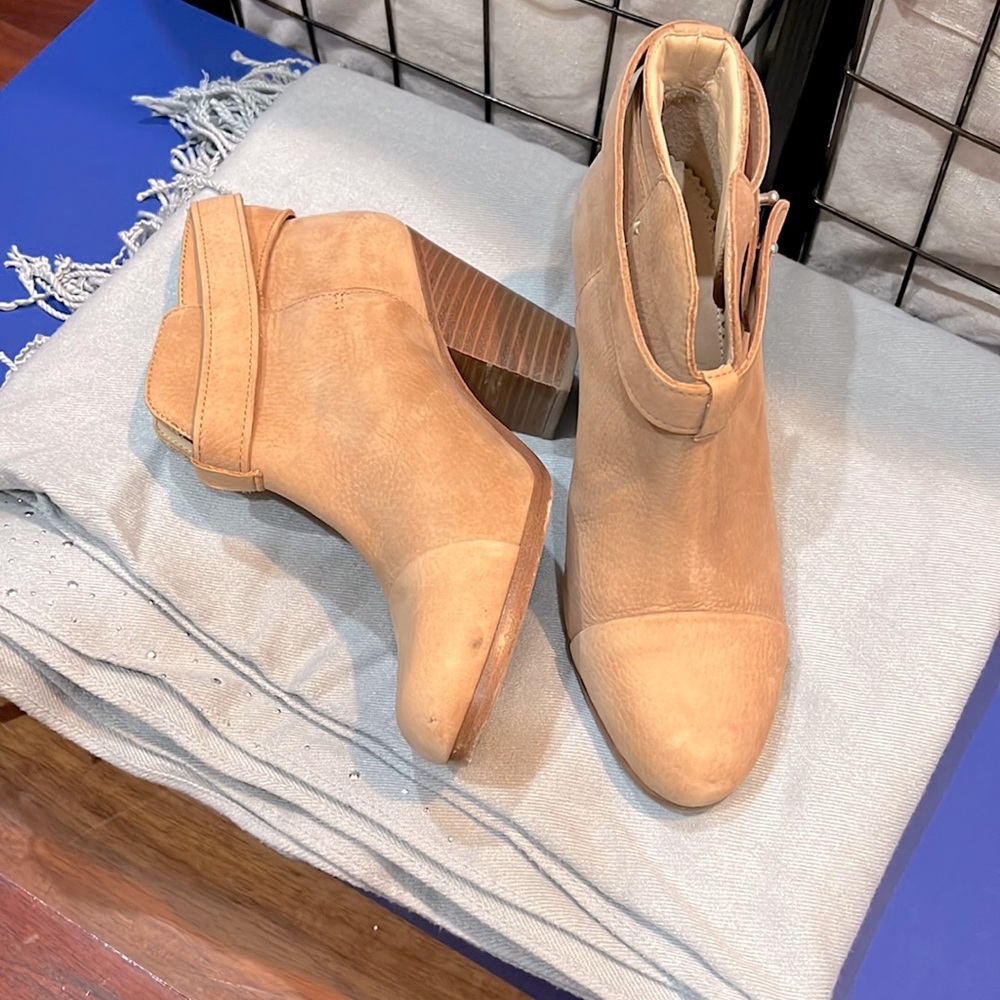 Rag and bone bootie size 7 1/2. Gentle loved